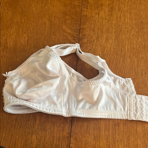 Bali Double Support Full Figure Wireless Bra - Picture 2 of 6